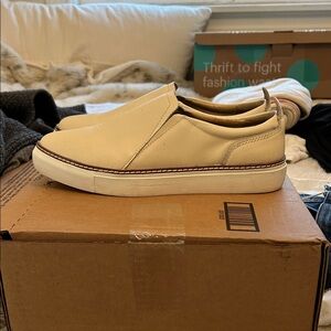 Liebeskind beige sz 9 Slip-On Loafers or dressy sneakers.